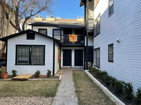 912 W 22nd 12 St #I, Austin, TX 78705