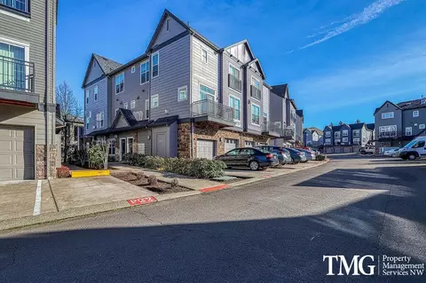 10757 NE Red Wing Way #101, Hillsboro, OR 97006