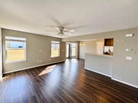 8 W Homefield Point Ct, O'fallon, MO 63366