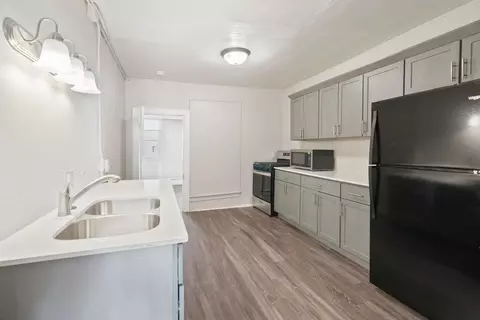 2022 12 College St, Cedar Falls, IA 50613