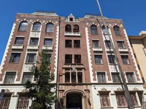 621 S Gramercy Pl #211, Los Angeles, CA 90005