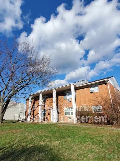 690 Kingsford Rd, Columbus, OH 43204