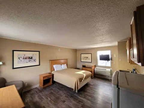 1223 W 12th St, Sioux Falls, SD 57104