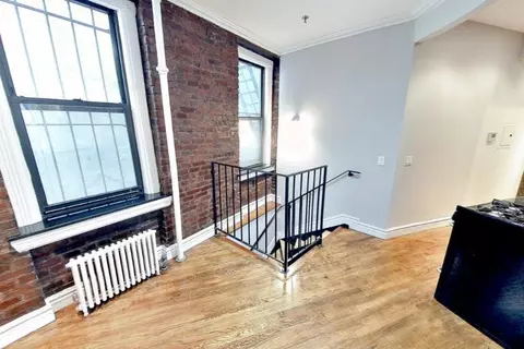 410 E 13th St #1D, New York, NY 10009