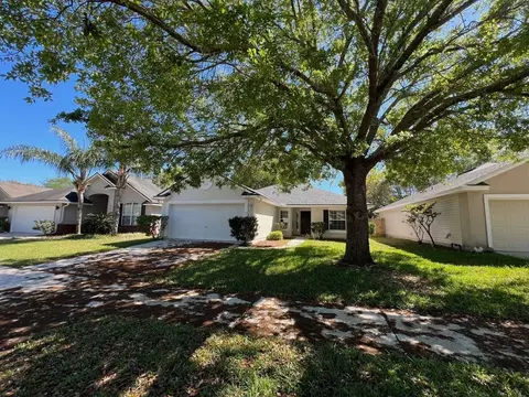 8382 Stelling Dr S, Jacksonville, FL 32244