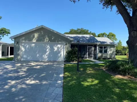 923 Oleander St, Lady Lake, FL 32159