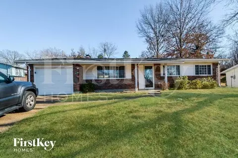 802 Parkfield Ter, Manchester, MO 63021