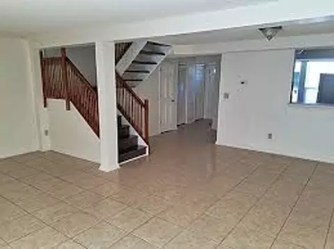 Vinca Cir, Charlotte, NC 28213