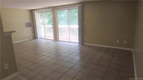 Arlyn Cir, Charlotte, NC 28213