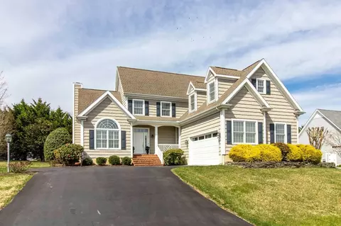 10 Wellington Pl, Rehoboth Beach, DE 19971