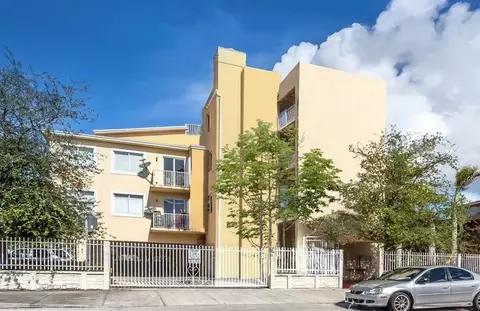 735 SW 2nd St, Miami, FL 33130