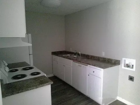 433 Meadowlark Dr #E6, Canton, MS 39046 photo 5