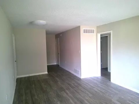 433 Meadowlark Dr #E6, Canton, MS 39046 photo 2