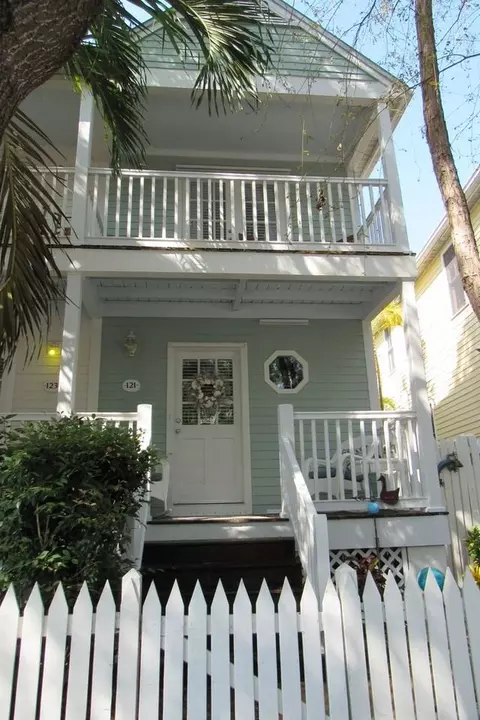 121 Golf Club Dr, Key West, FL 33040