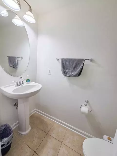 2216 Highfly Ter, Glenmont, MD 20902 photo 9