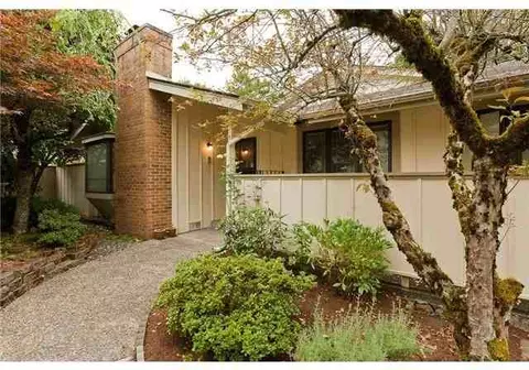 2440 140th Ave NE, Bellevue, WA 98005