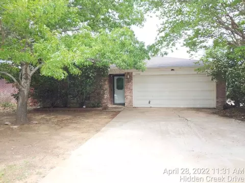 1200 Hidden Creek Dr, Mansfield, TX 76063