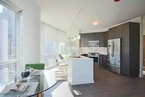 465 N Park Dr #2-2-5, Chicago, IL 60611