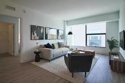808 W Van Buren St #2-1, Chicago, IL 60607