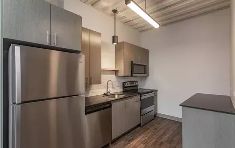 949 W Dakin St #2-2, Chicago, IL 60613