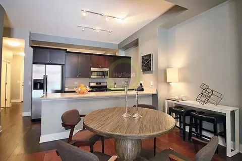 1935 S Wabash Ave #3-2, Chicago, IL 60616