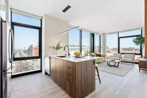 1125 W Van Buren St #3-2, Chicago, IL 60607