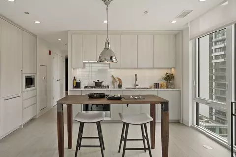 354 N Union Ave #3-2, Chicago, IL 60661