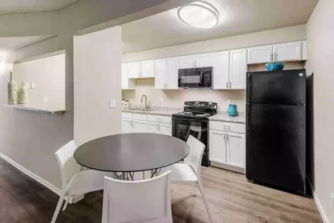 932 S Helena Way, Aurora, CO 80017