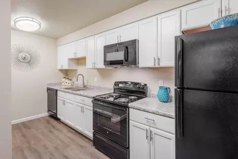 932 S Helena Way, Aurora, CO 80017