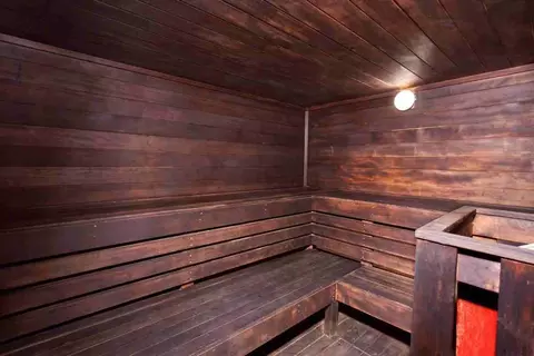 932 S Helena Way, Aurora, CO 80017