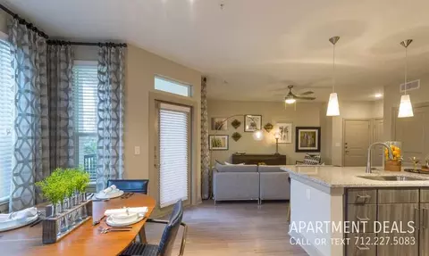 644 Majestic Ridge Dr #587, Houston, TX 77049