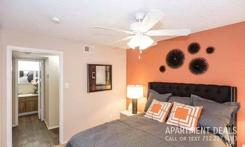1217 El Camino Village Dr #674, Houston, TX 77058