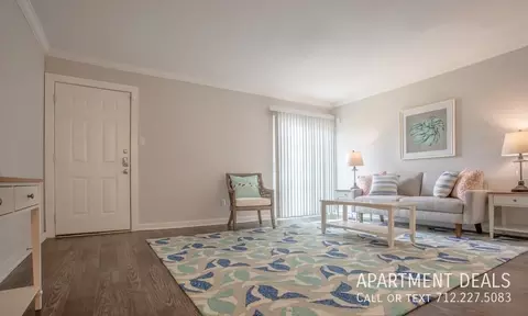 seahorse dr, Houston, TX 77062