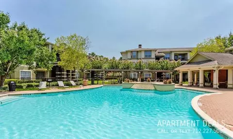 14539 Ravenhurst Ln #811, Houston, TX 77070
