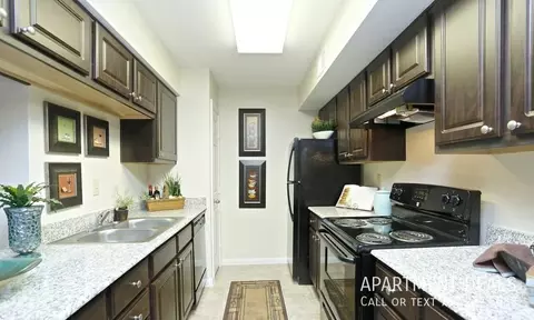 12945 Whittington Dr #879, Houston, TX 77077