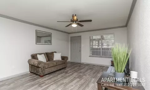 10621 Meadowglen Ln #2013, Houston, TX 77042
