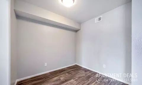 alvarado dr, Houston, TX 77035