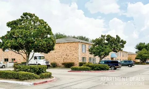 861 Greens Rd #3332, Houston, TX 77060