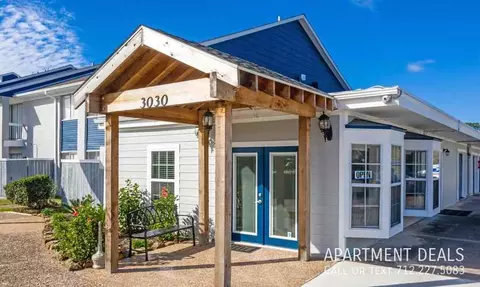 3036 S Broadway St #4080, La Porte, TX 77571