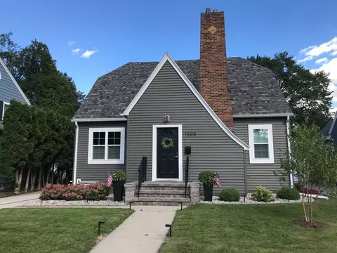 1305 Chestnut St, Grand Forks, ND 58201