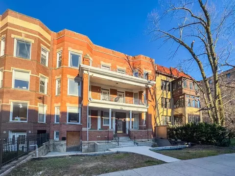 6711 N Sheridan Rd #1S, Chicago, IL 60626