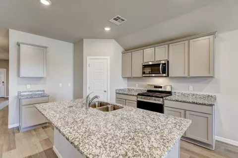 4109 Sara Park Dr, Yukon, OK 73099