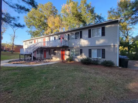 713 Vardaman St #201, Raleigh, NC 27610