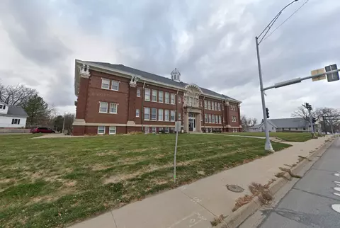 3810 S 13th St, Omaha, NE 68107