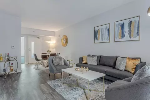 425 W Beech St #325, San Diego, CA 92101