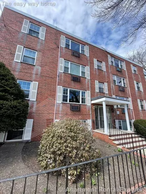 21 Franklin St #6, Somerville, MA 02145
