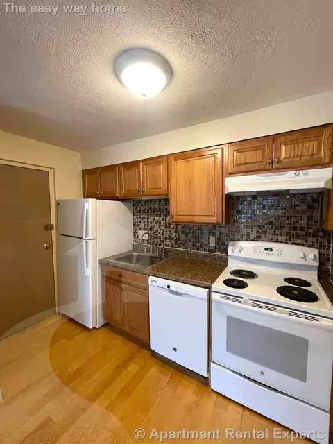21 Franklin St #6, Somerville, MA 02145