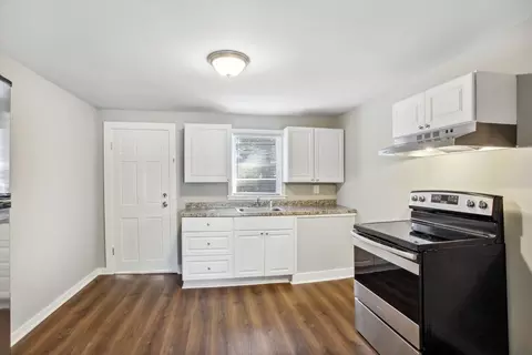 817 W 44th St, Savannah, GA 31405