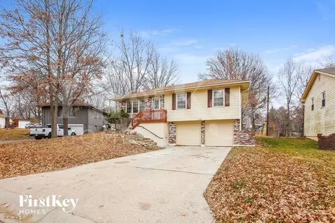 7625 NW Milrey Dr, Kansas City, MO 64152
