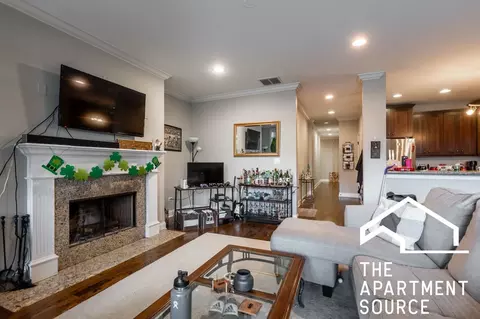 1136 W Diversey Pkwy #3, Chicago, IL 60614